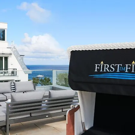 Cosy With Balcony بيت للعطل