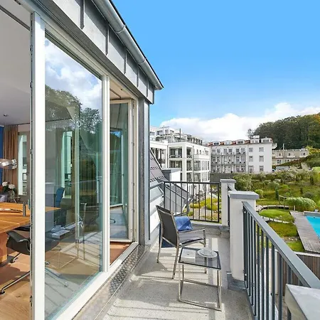 Cosy With Balcony *